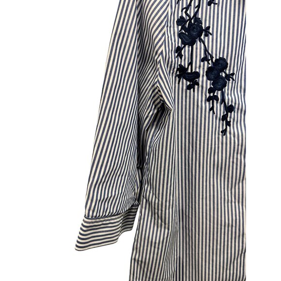 🍒 2/$20 Navy Blue & White Striped Button-Down Blouse, Embroidered Flowers sz M - Picture 4 of 8